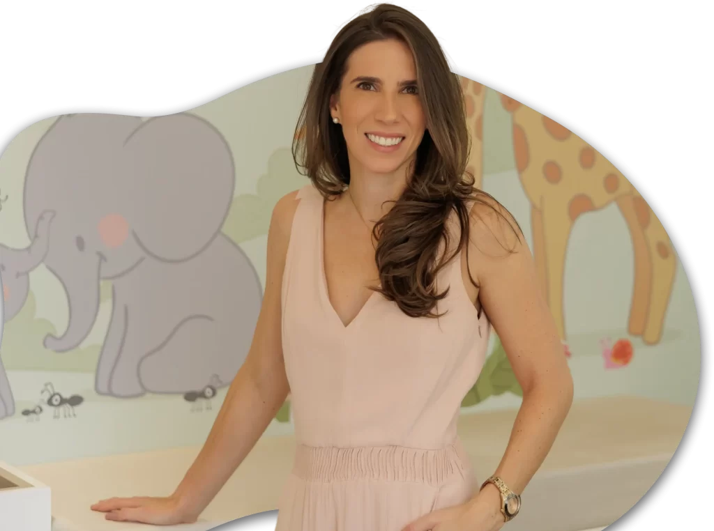 Doutora Andiara sorrindo